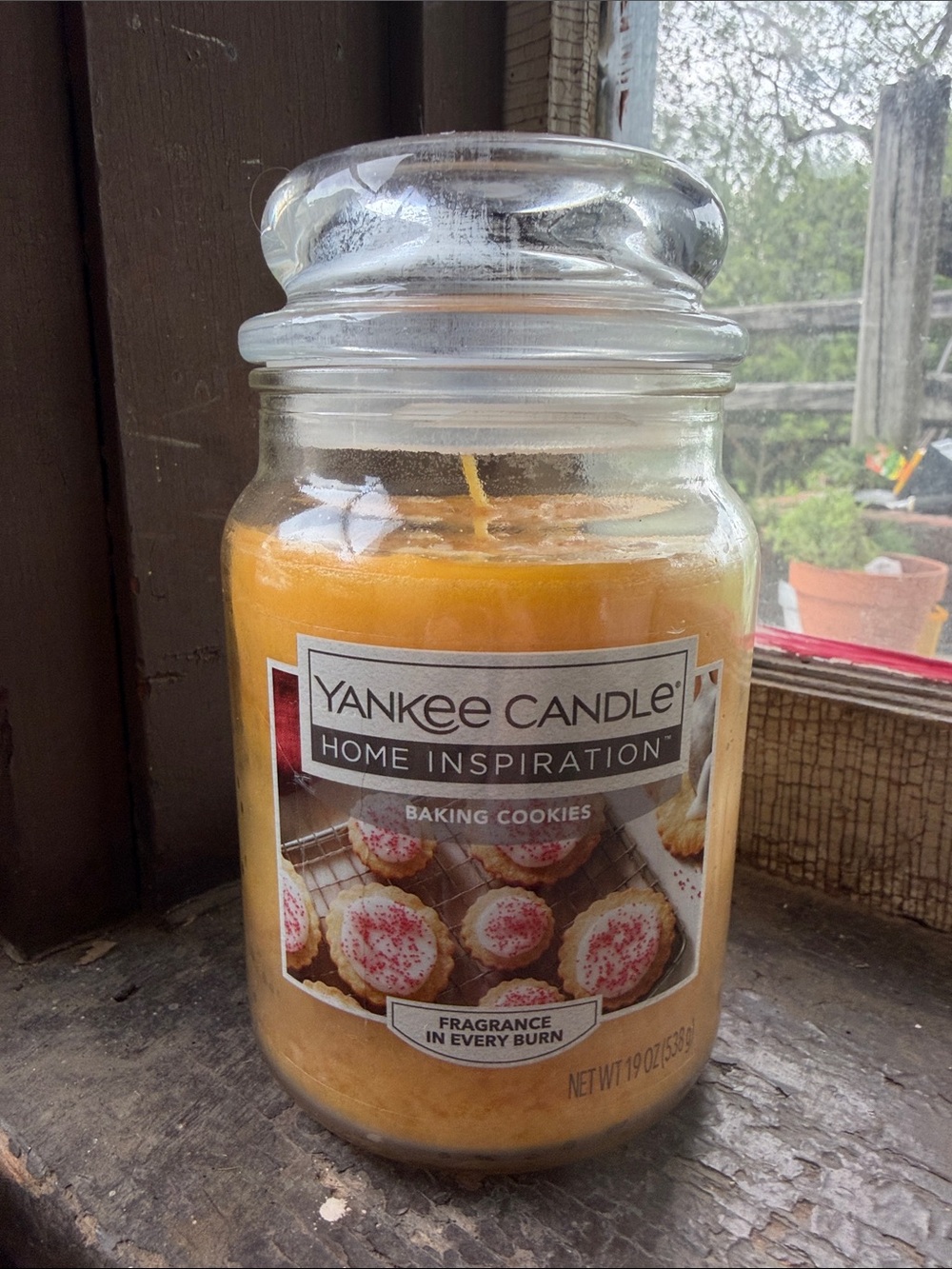 Yankee Candle Yellow Jar - Baking Cookies Fragrance